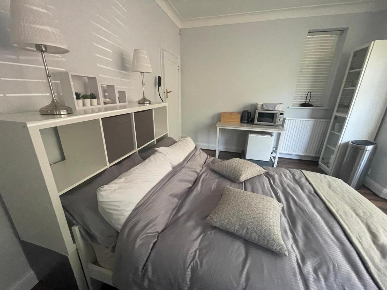 Spacious Double Studio-Style Room 오핑턴 외부 사진